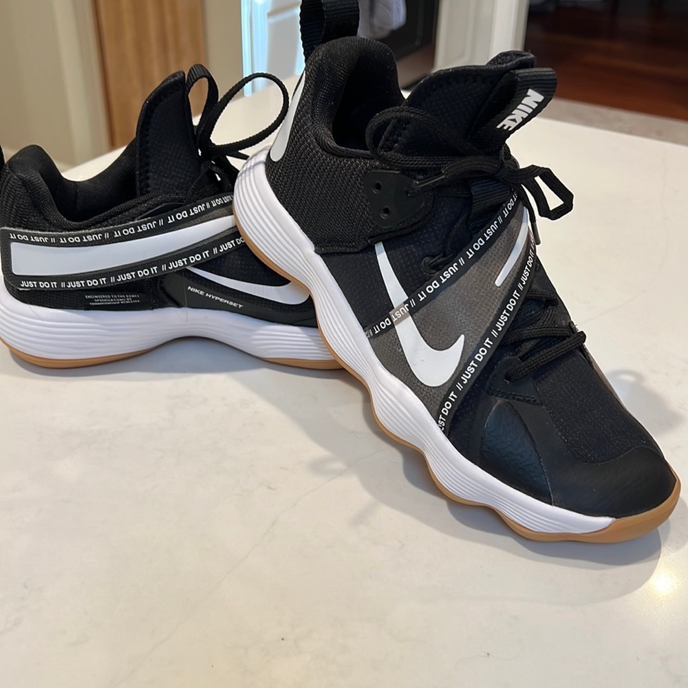 Nike React Hyperset Women’s Volleyball shoes